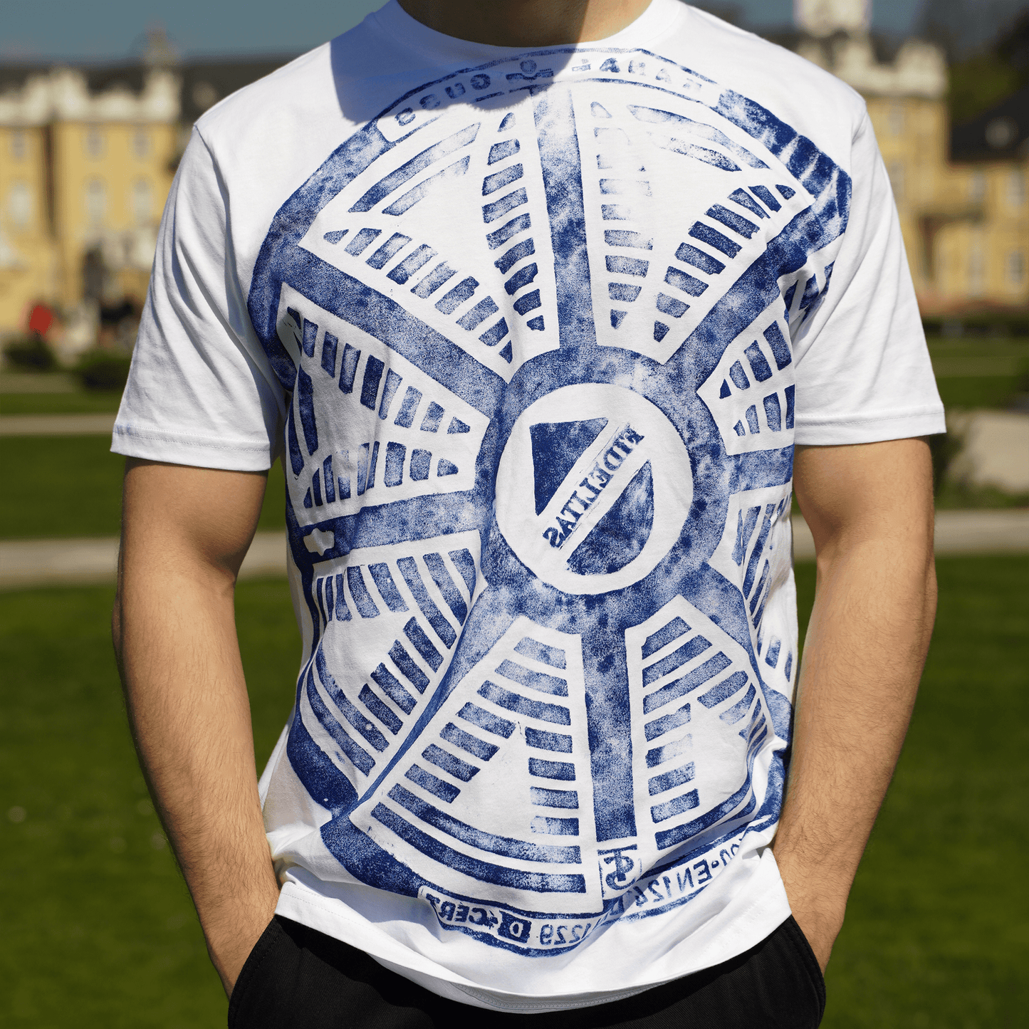 Fidelitas blauer Volldruck - weißes Unisex Shirt