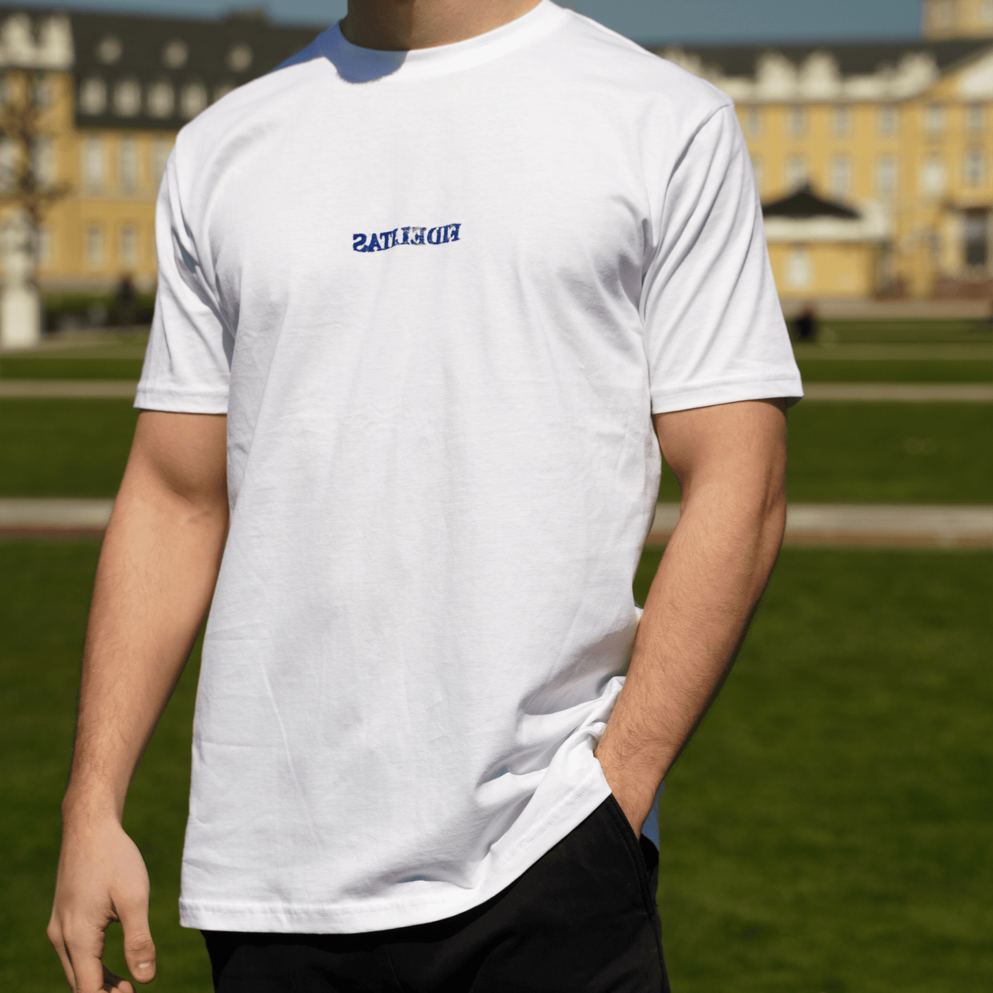 Fidelitas central blue - weißes Unisex Shirt
